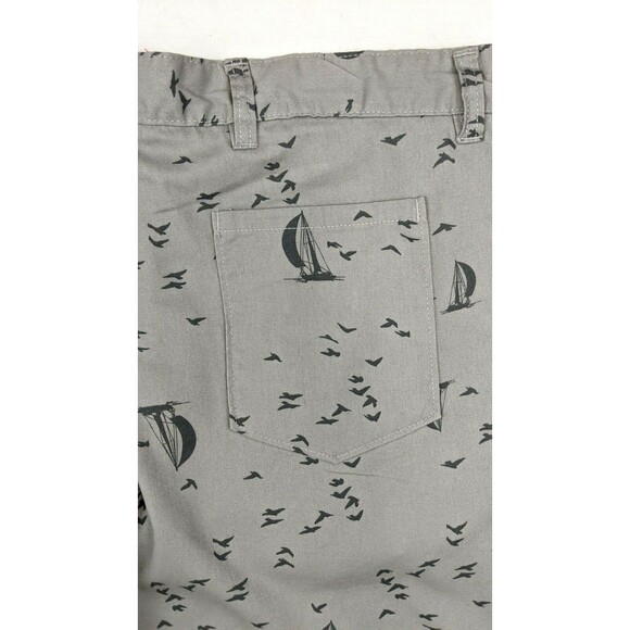 Bruno Milano Shorts  Men's Size 34   Sailboat Bird Print Flat Front Khaki Chino - Picture 3 of 7